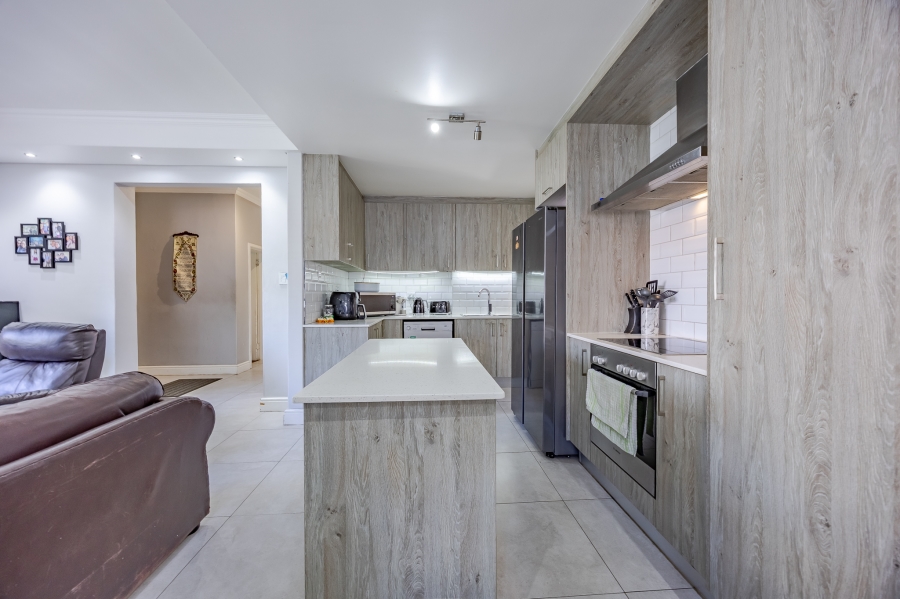 3 Bedroom Property for Sale in Avondale Western Cape